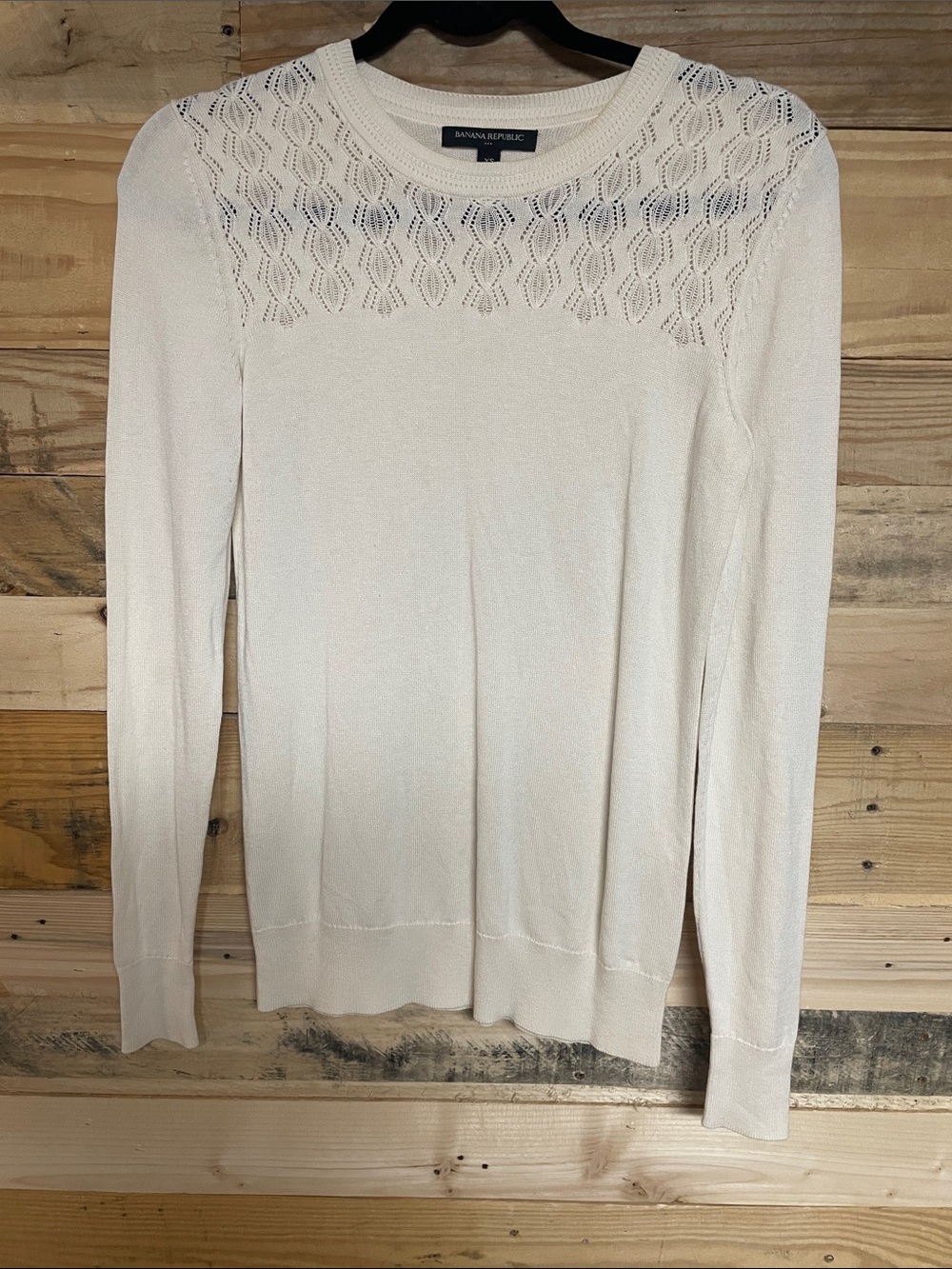 Banana Republic size XS Ivory Color Crewneck Lightweight Soft Knit Sweater